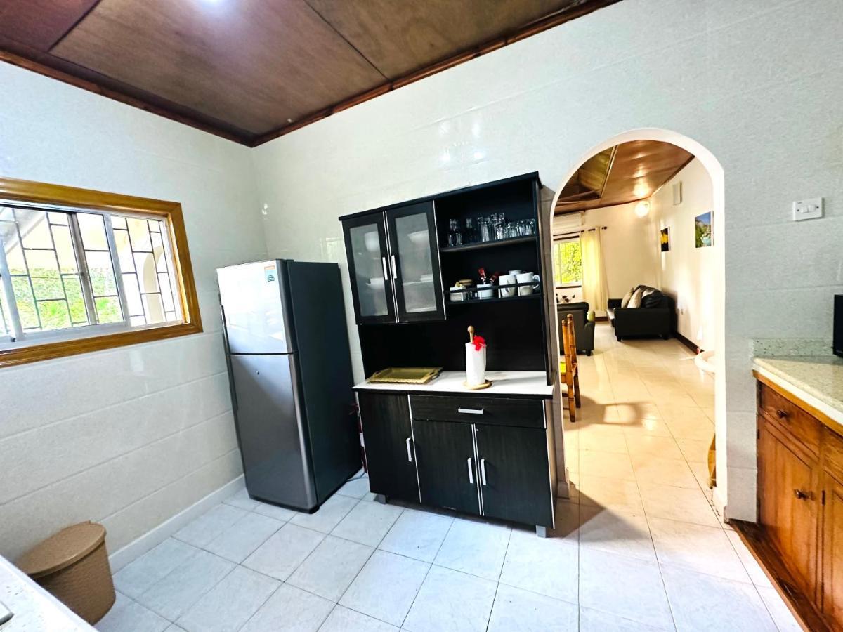 88 Days Self Catering Holidays&Accomodation Baie Lazare  Exterior foto